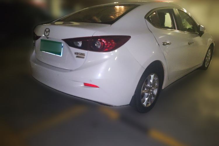 Used Mazda 3 Axela 2014 Sedan 1.5L Automatic Luxury Model Rear Right 45 Deg