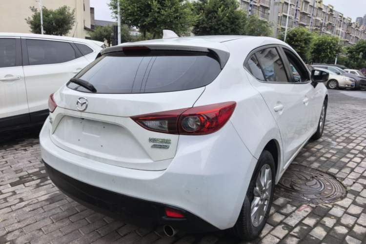 Used Mazda 3 Axela 2014 Hatchback 1.5L Automatic Luxury Model Rear Right 45 Deg