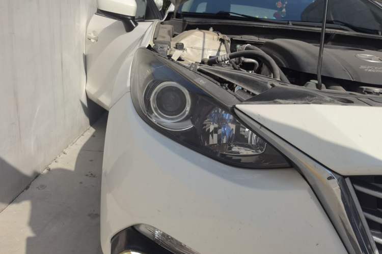 Used Mazda 3 Axela 2014 Sedan 1.5L Manual Comfort Model Right Front Headlight