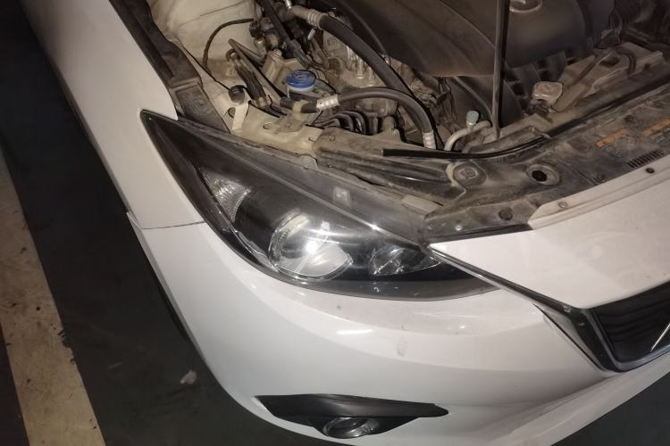 Used Mazda 3 Axela 2014 Sedan 2.0L Automatic Flagship Model Right Front Headlight