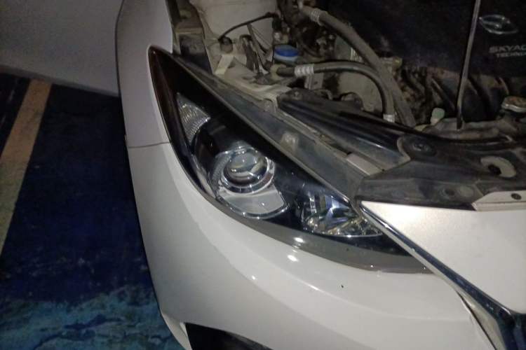 Used Mazda 3 Axela 2014 Sedan 1.5L Automatic Comfort Model Right Front Headlight