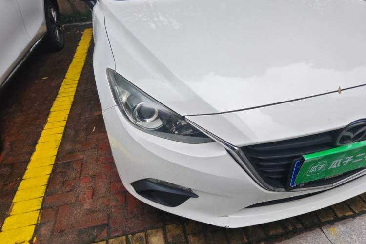 Used Mazda 3 Axela 2014 Sedan 1.5L Automatic Comfort Model Right Front Headlight
