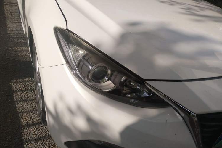 Used Mazda 3 Axela 2014 Sedan 1.5L Automatic Luxury Model Right Front Headlight