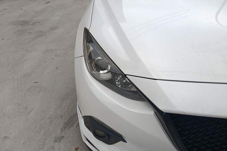Used Mazda 3 Axela 2014 Sedan 1.5L Automatic Luxury Model Right Front Headlight