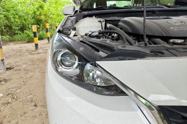 Used Mazda 3 Axela 2014 Sedan 1.5L Automatic Luxury Model Right Front Headlight