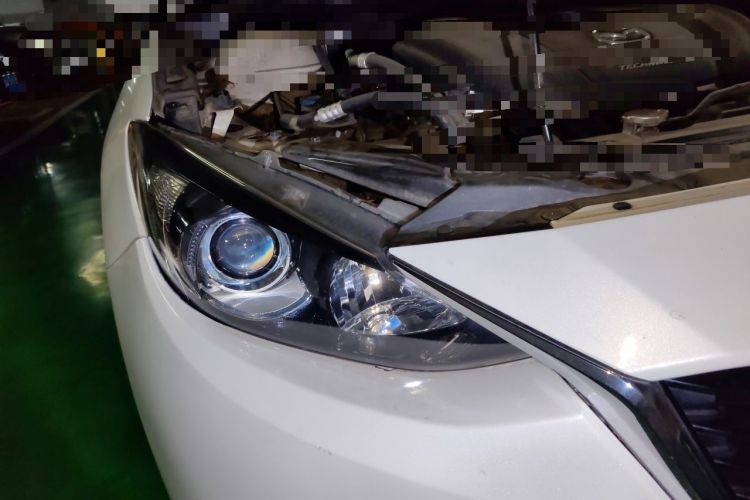 Used Mazda 3 Axela 2014 Sedan 1.5L Automatic Luxury Model Right Front Headlight