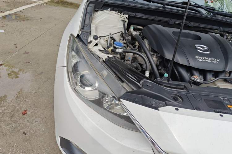 Used Mazda 3 Axela 2014 Sedan 1.5L Manual Comfort Model Right Front Headlight