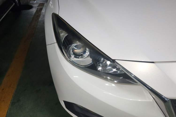 Used Mazda 3 Axela 2014 Sedan 1.5L Automatic Comfort Model Right Front Headlight