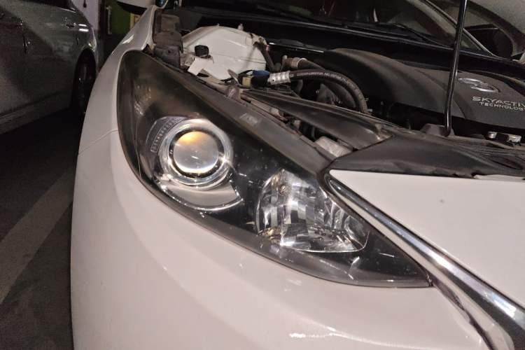 Used Mazda 3 Axela 2014 Sedan 1.5L Automatic Luxury Model Right Front Headlight