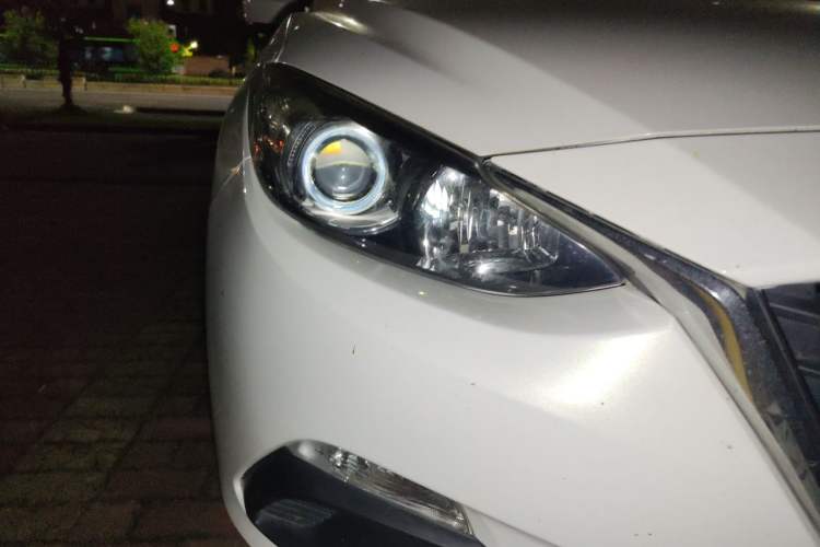 Used Mazda 3 Axela 2014 Sedan 1.5L Automatic Comfort Model Right Front Headlight