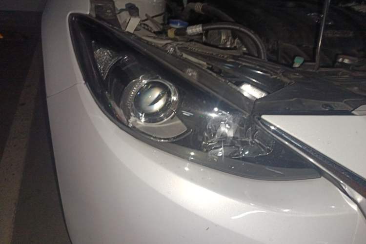 Used Mazda 3 Axela 2014 Sedan 1.5L Automatic Luxury Model Right Front Headlight