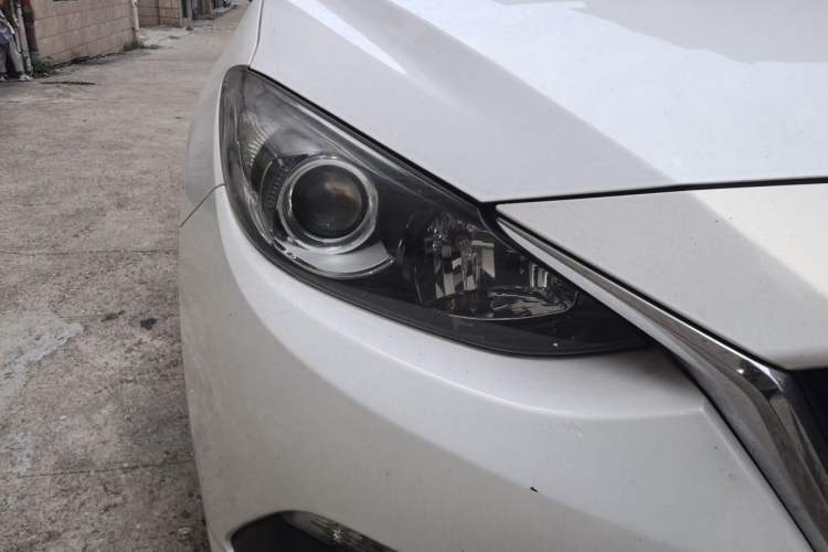 Used Mazda 3 Axela 2014 Sedan 1.5L Automatic Luxury Model Right Front Headlight