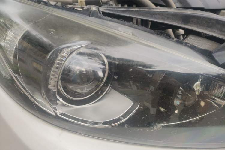 Used Mazda 3 Axela 2014 Sedan 2.0L Automatic Flagship Model Right Front Headlight