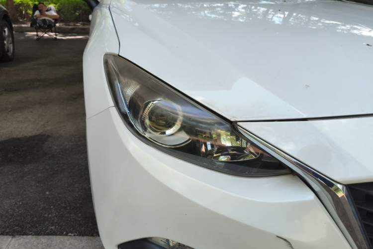 Used Mazda 3 Axela 2014 Sedan 1.5L Automatic Luxury Model Right Front Headlight