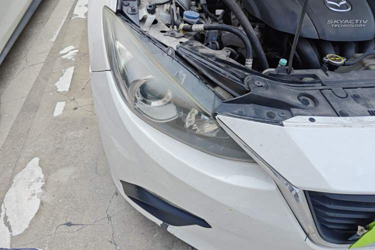 Used Mazda 3 Axela 2014 Sedan 1.5L Manual Comfort Model Right Front Headlight