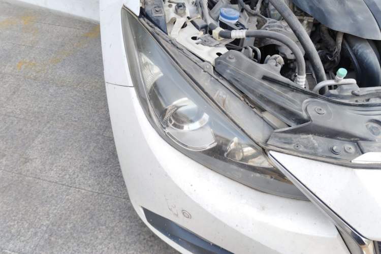 Used Mazda 3 Axela 2014 Sedan 1.5L Manual Comfort Model Right Front Headlight