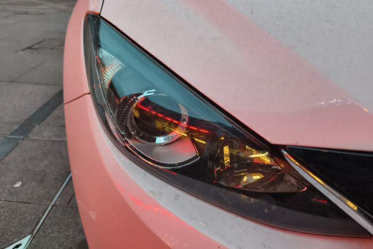Used Mazda 3 Axela 2014 Sedan 2.0L Automatic Sport Model Right Front Headlight