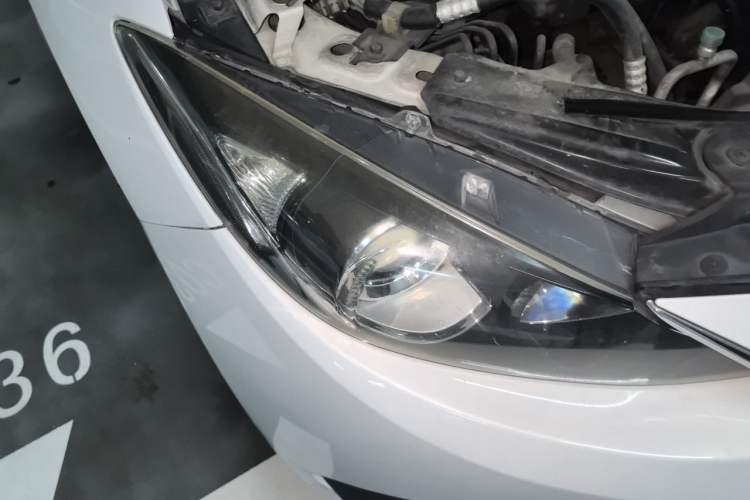Used Mazda 3 Axela 2014 Sedan 1.5L Automatic Luxury Model Right Front Headlight