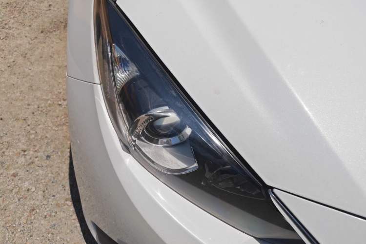 Used Mazda 3 Axela 2014 Sedan 2.0L Automatic Sport Model Right Front Headlight