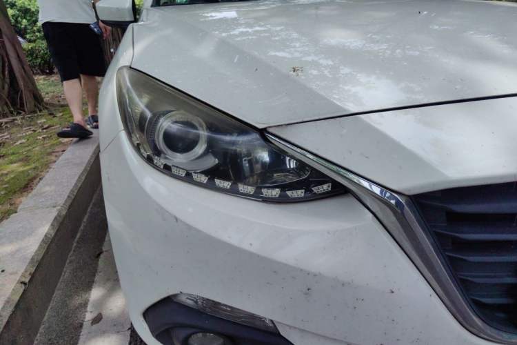 Used Mazda 3 Axela 2014 Sedan 1.5L Automatic Luxury Model Right Front Headlight