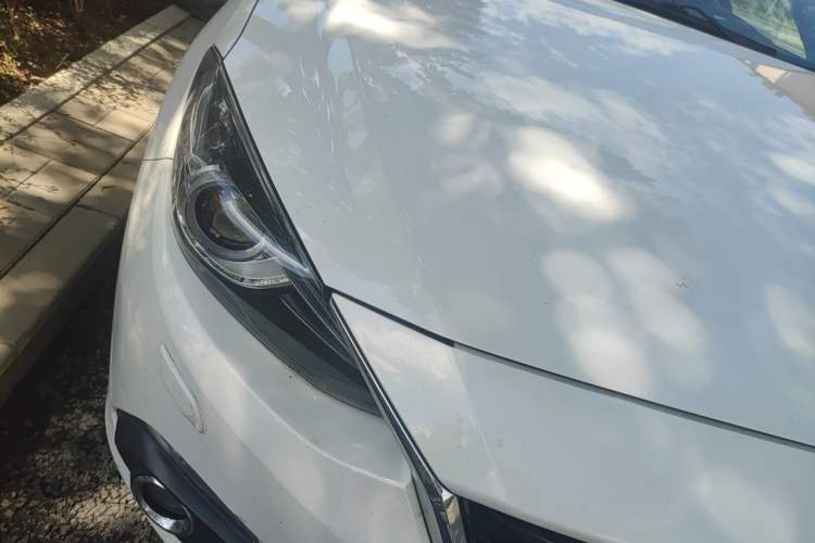 Used Mazda 3 Axela 2014 Hatchback 2.0L Automatic Flagship Model Right Front Headlight