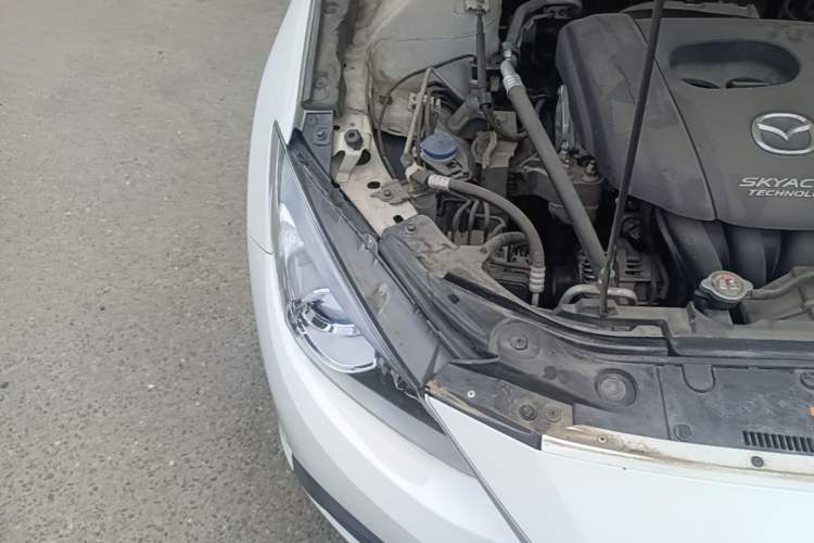 Used Mazda 3 Axela 2014 Sedan 1.5L Manual Comfort Model Right Front Headlight