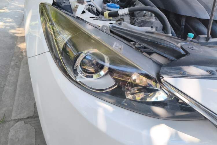 Used Mazda 3 Axela 2014 Sedan 1.5L Automatic Comfort Model Right Front Headlight