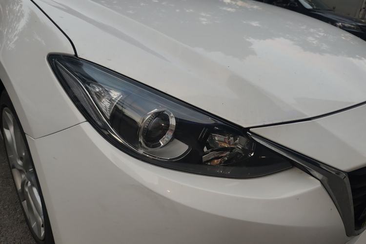 Used Mazda 3 Axela 2014 Sedan 2.0L Automatic Sport Model Right Front Headlight