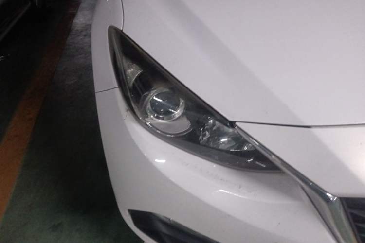 Used Mazda 3 Axela 2014 Sedan 1.5L Automatic Comfort Model Right Front Headlight