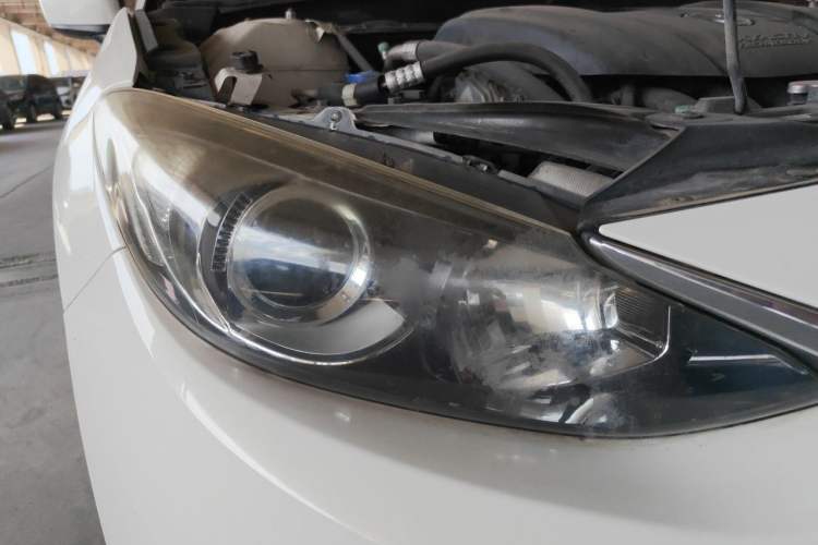 Used Mazda 3 Axela 2014 Sedan 1.5L Automatic Luxury Model Right Front Headlight