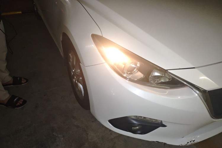 Used Mazda 3 Axela 2014 Sedan 1.5L Automatic Luxury Model Right Front Headlight