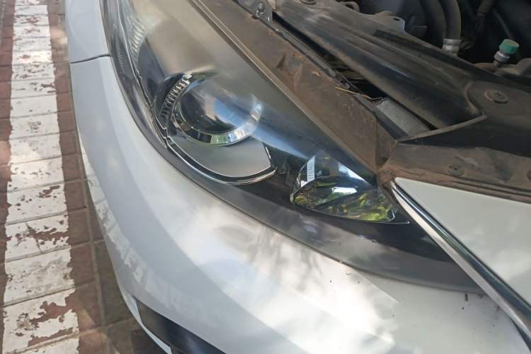 Used Mazda 3 Axela 2014 Sedan 1.5L Automatic Luxury Model Right Front Headlight