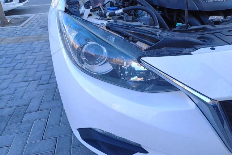 Used Mazda 3 Axela 2014 Sedan 1.5L Automatic Comfort Model Right Front Headlight
