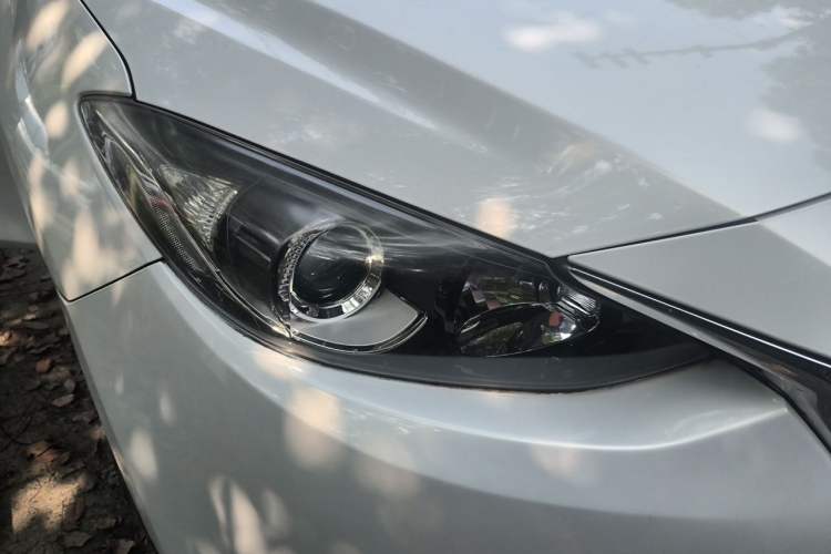 Used Mazda 3 Axela 2014 Sedan 1.5L Manual Comfort Model Right Front Headlight