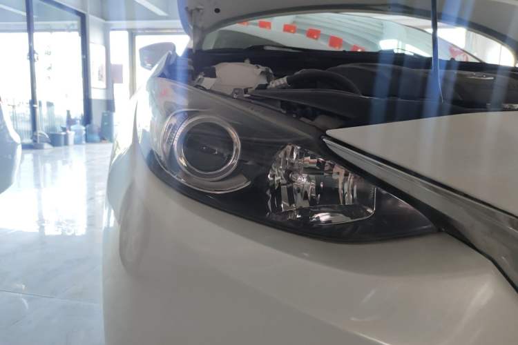 Used Mazda 3 Axela 2014 Sedan 1.5L Automatic Comfort Model Right Front Headlight