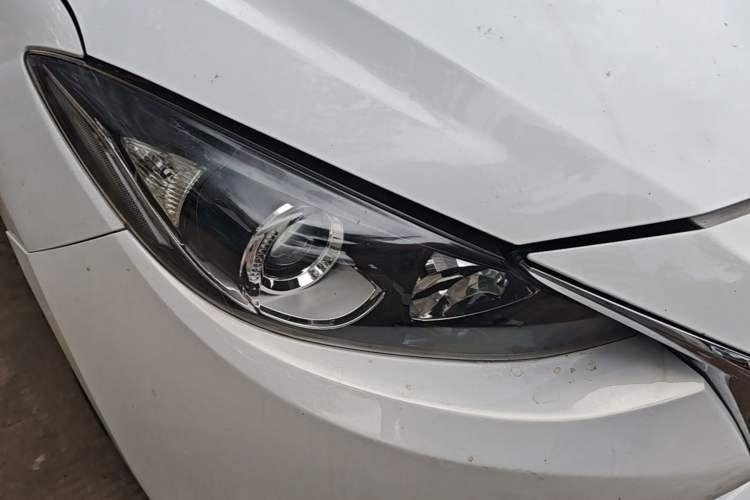 Used Mazda 3 Axela 2014 Sedan 1.5L Automatic Luxury Model Right Front Headlight