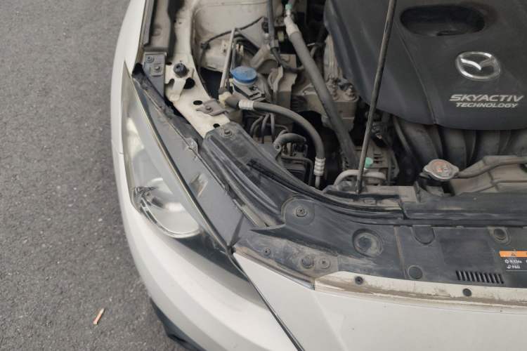 Used Mazda 3 Axela 2014 Sedan 1.5L Automatic Luxury Model Right Front Headlight