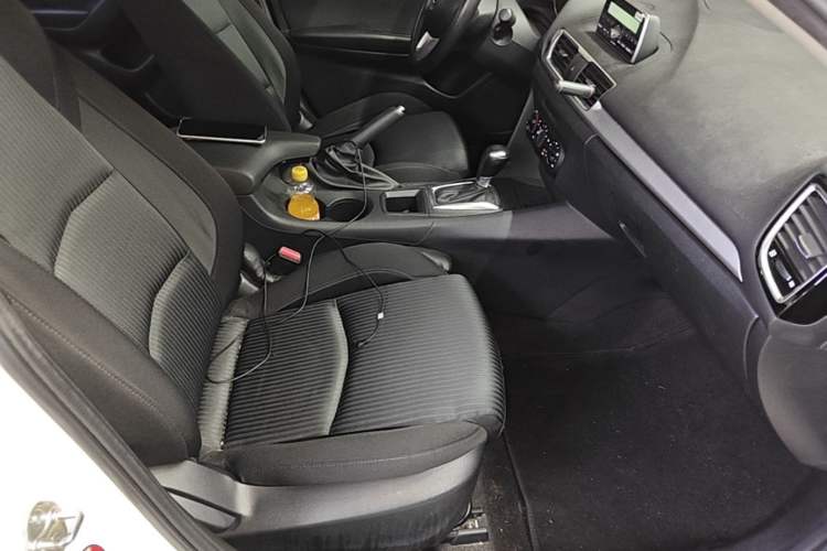 Used Mazda 3 Axela 2014 Sedan 1.5L Automatic Comfort Model Right Front Seat