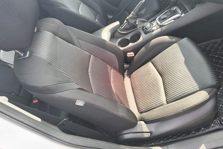 Used Mazda 3 Axela 2014 Sedan 1.5L Automatic Luxury Model Right Front Seat