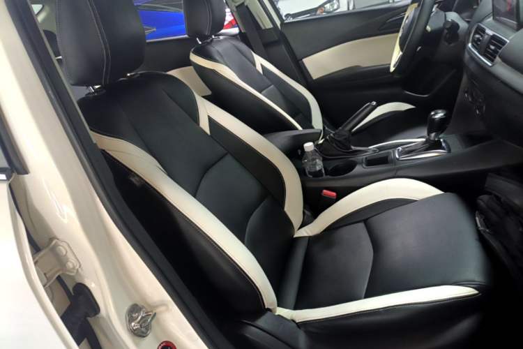 Used Mazda 3 Axela 2014 Sedan 1.5L Automatic Comfort Model Right Front Seat