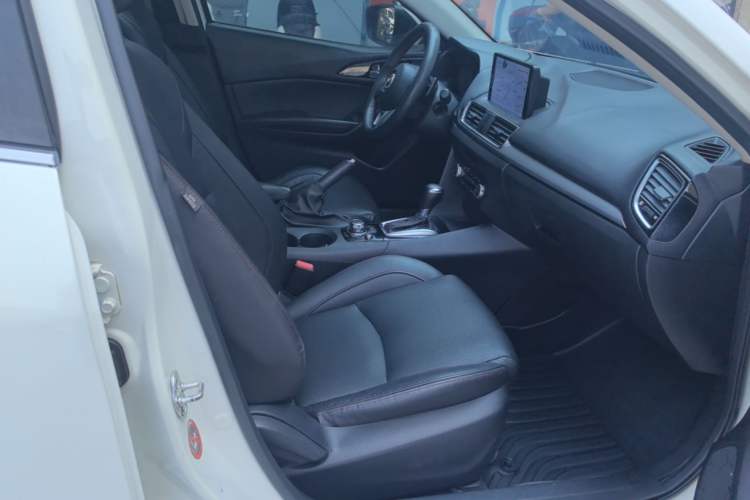 Used Mazda 3 Axela 2014 Hatchback 2.0L Automatic Sport Model Right Front Seat