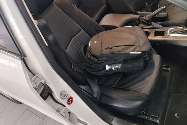 Used Mazda 3 Axela 2014 Sedan 1.5L Automatic Comfort Model Right Front Seat