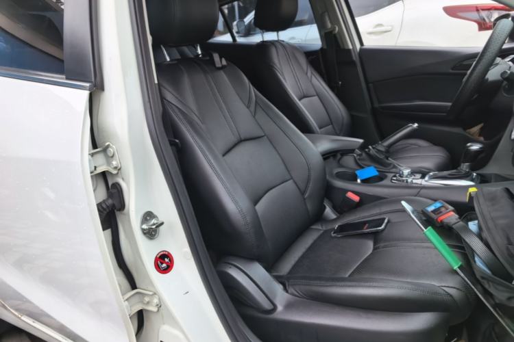 Used Mazda 3 Axela 2014 Hatchback 1.5L Automatic Luxury Model Right Front Seat