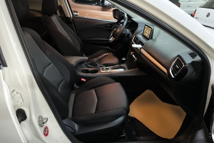 Used Mazda 3 Axela 2014 Sedan 1.5L Automatic Luxury Model Right Front Seat