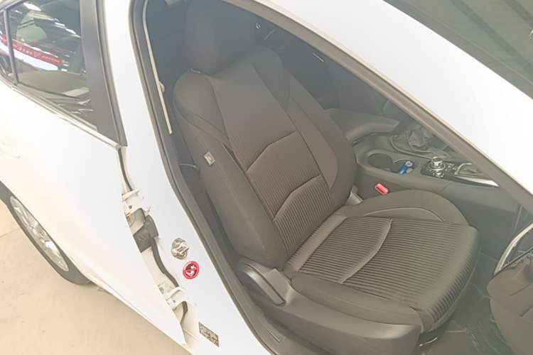 Used Mazda 3 Axela 2014 Sedan 1.5L Automatic Luxury Model Right Front Seat