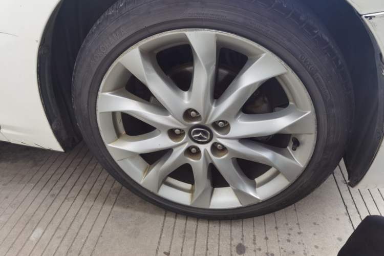 Used Mazda 3 Axela 2014 Sedan 2.0L Automatic Sport Model Right Front Wheel Hub