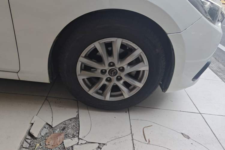 Used Mazda 3 Axela 2014 Sedan 1.5L Automatic Comfort Model Right Front Wheel Hub