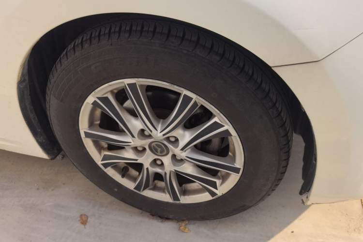 Used Mazda 3 Axela 2014 Sedan 1.5L Manual Comfort Model Right Front Wheel Hub