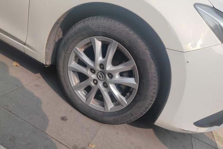 Used Mazda 3 Axela 2014 Sedan 1.5L Automatic Luxury Model Right Front Wheel Hub
