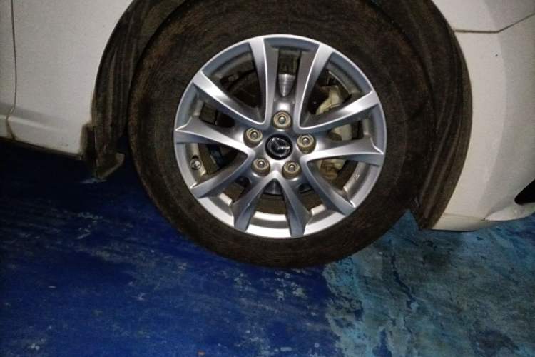 Used Mazda 3 Axela 2014 Sedan 1.5L Automatic Comfort Model Right Front Wheel Hub